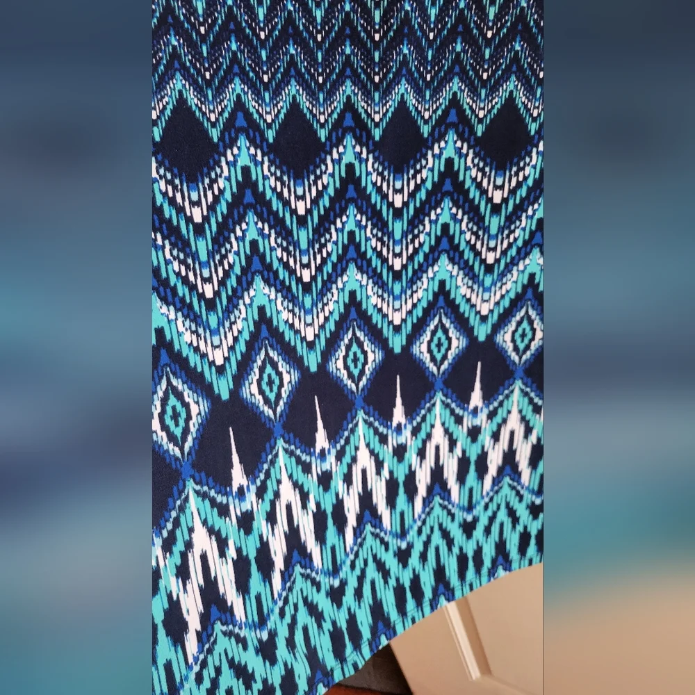 Sleeveless Blue Patterned Dress - Picture 2 of 4